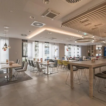 Express - - Hauptbahnhof By Ihg 酒店 3*