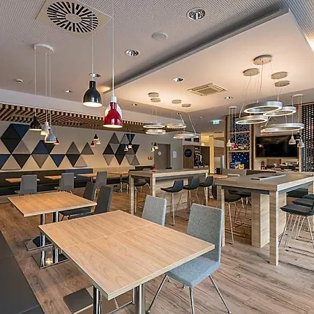 Express - - Hauptbahnhof By Ihg Hotel