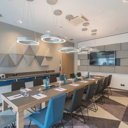 Hotel Express - - Hauptbahnhof By Ihg